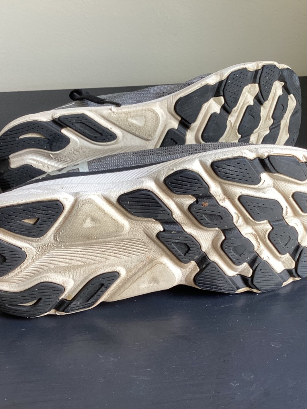 Youth / Ladies Unisex HOKA CLIFTON 9 Black n White Athletic Shoes Size US 4MD - Picture 7 of 8